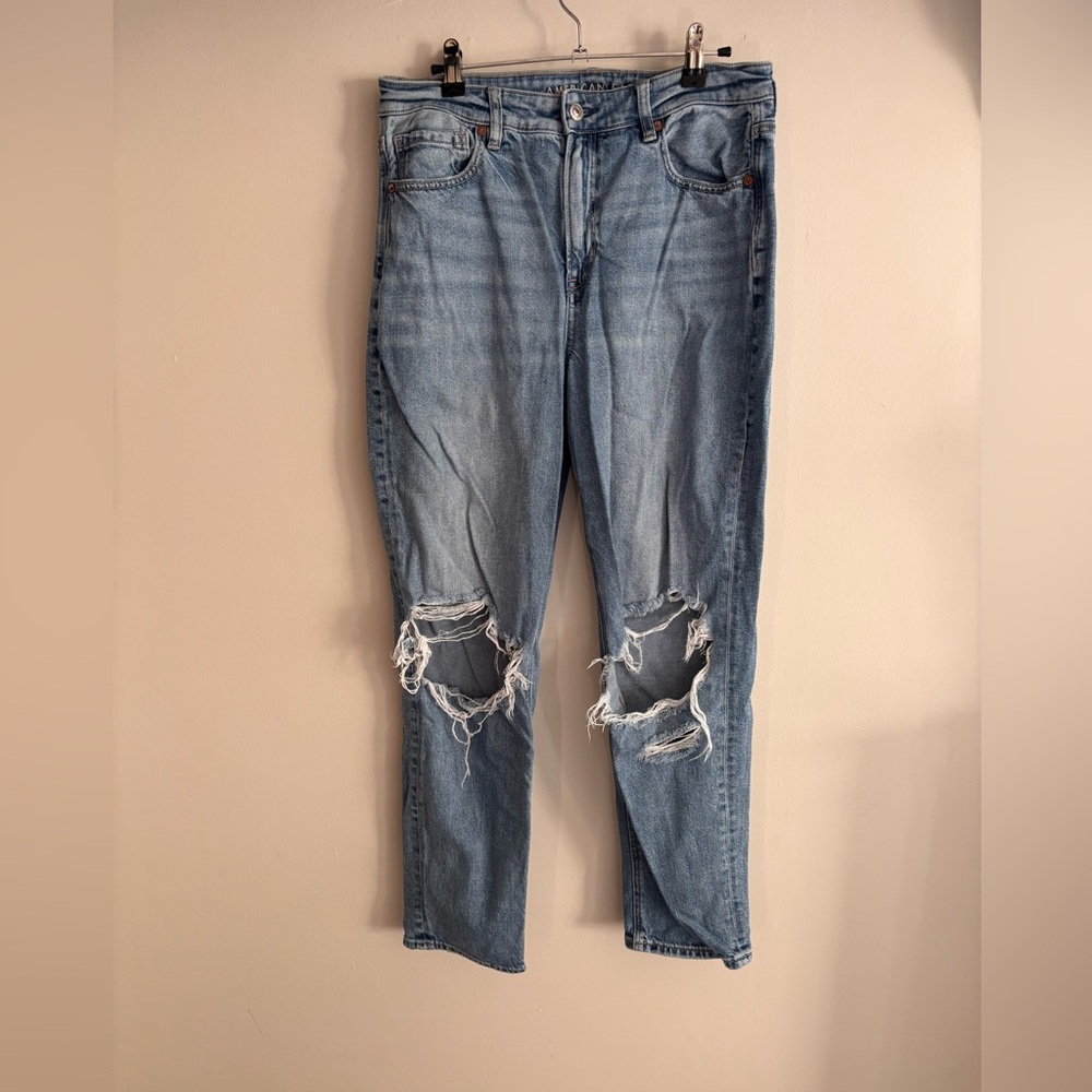 American Eagle Outfitters Light Blue Distressed Mom Jeans